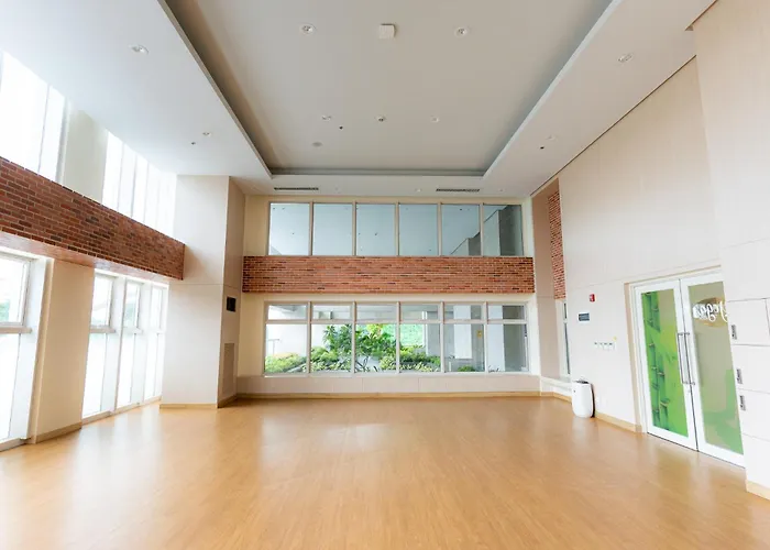 Cozy 1br In Mckinley West Aparthotel 4*