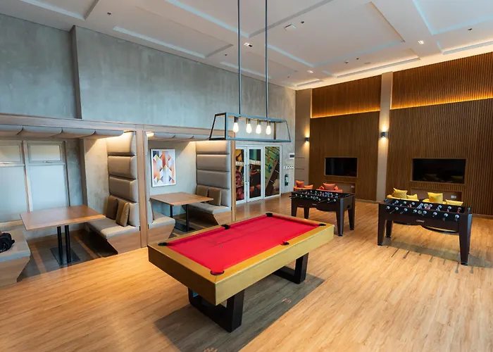 Aparthotel Cozy 1br In Mckinley West Manila