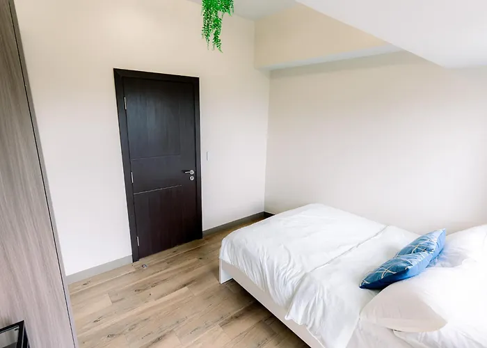 Cozy 1br In Mckinley West Aparthotel 4*
