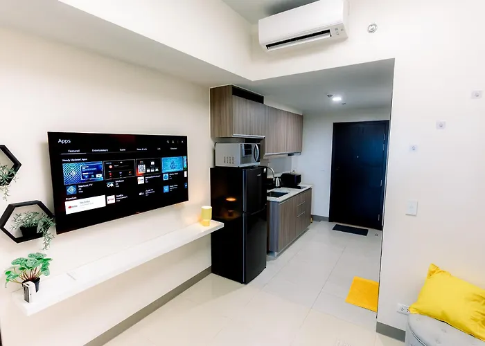Cozy 1br In Mckinley West Manila